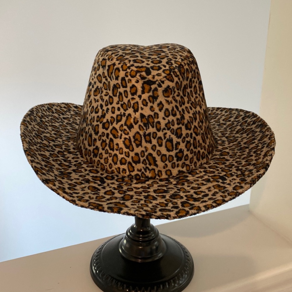 Western Hat. Leopard Print. Plush velvet material